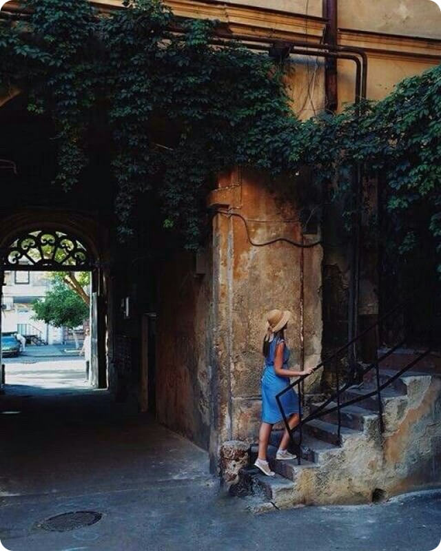 Odesa courtyard reference photograph 3